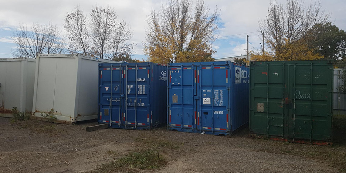 portable storage containers at WillScot Montreal