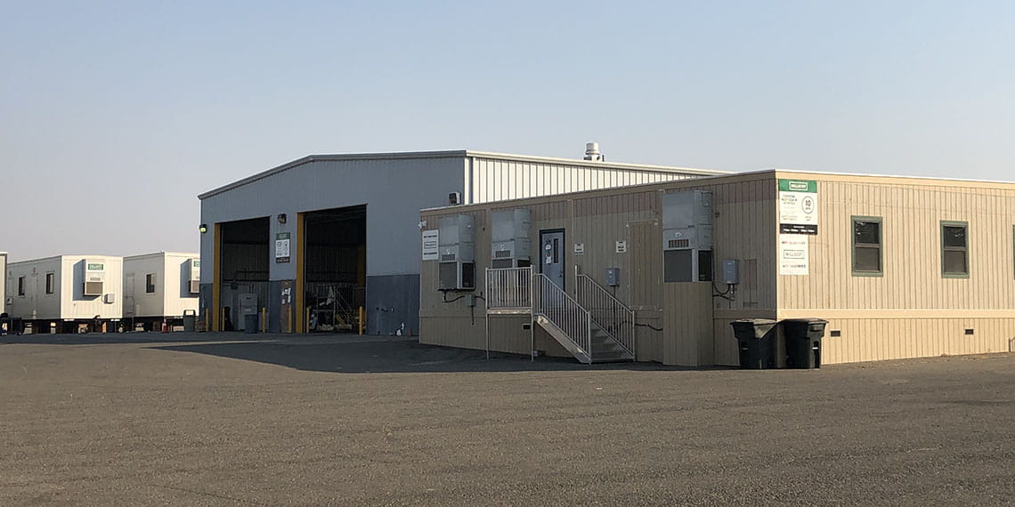 workbays and office trailer at WillScot West Sacramento, CA